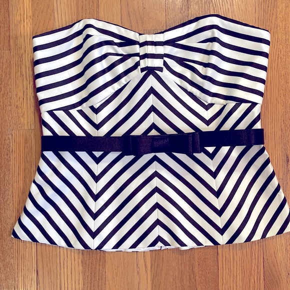 White House Black Market Bustier with 2 matching Belts, size 6 - Picture 4 of 7